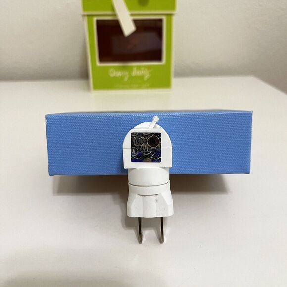 Oopsy Daisy Mermaid Canvas Night Light - Picture 8 of 13